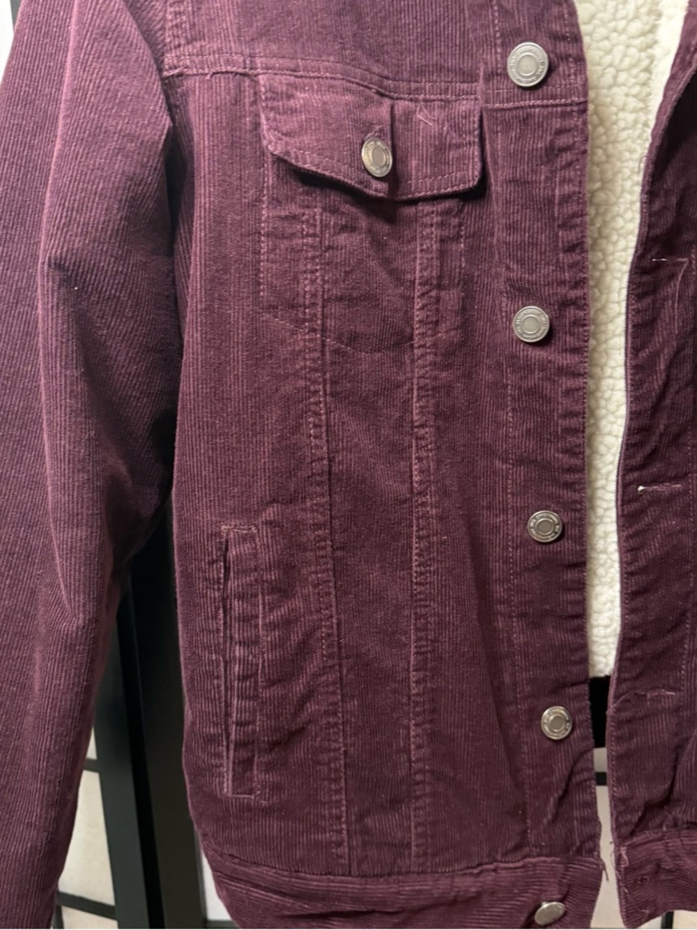 Corduroy Sherpa-Lined Trucker Jacket in Burgundy Small - Picture 2 of 6